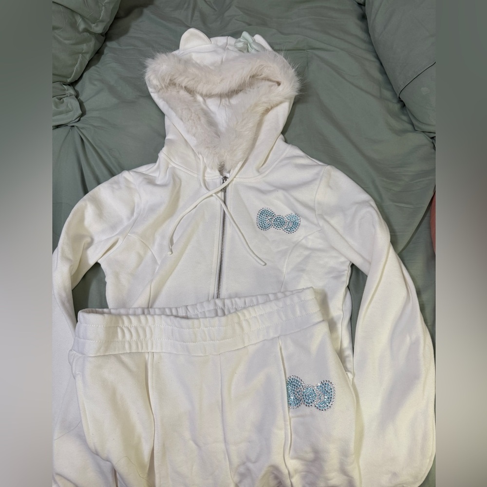 Hello kitty set pants and sweater